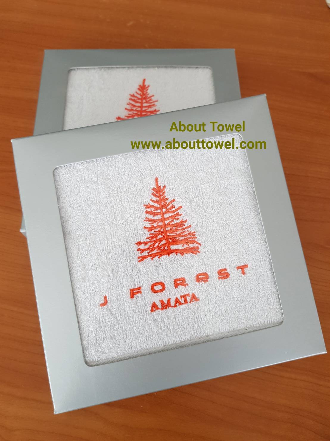 ผ้าเช็ดหน้าปักโลโก้ Jforest