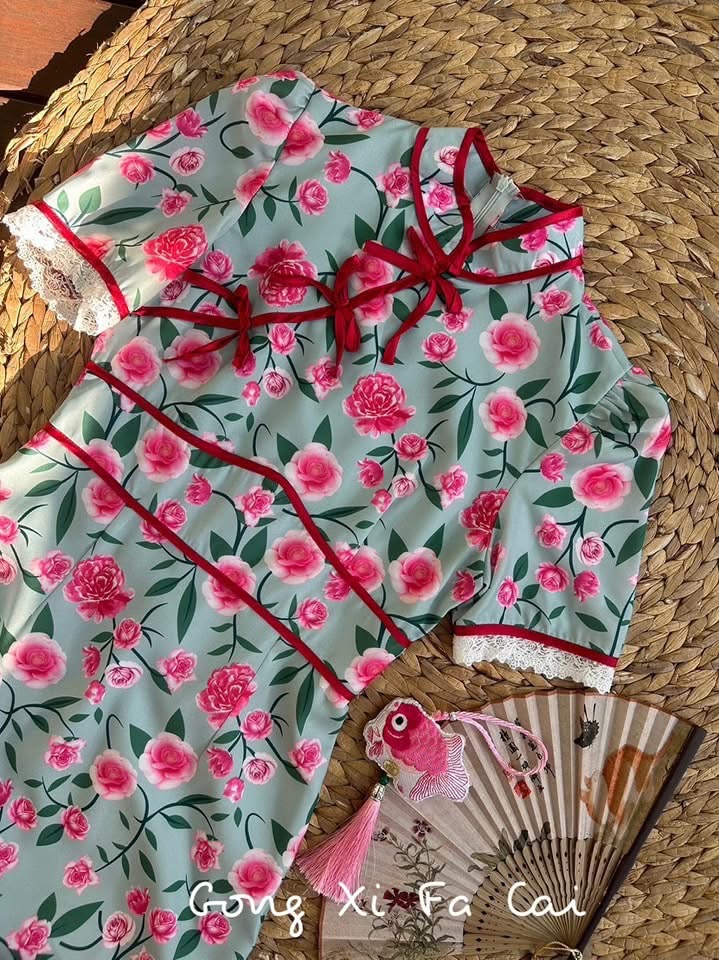 เดรสกี่เพ้าตัวยาวแขนตุ๊กตา ลายผ้าคือสวยมากชายกระโปรงปักทำ cutwork สีสวยละมุนลายผ้าคือสวยมากๆมีซิปด้านหลัง คัทติ้งเป๊ะ ใส่สบาย : สินค้าคุณภาพ (พร้อมส่ง)