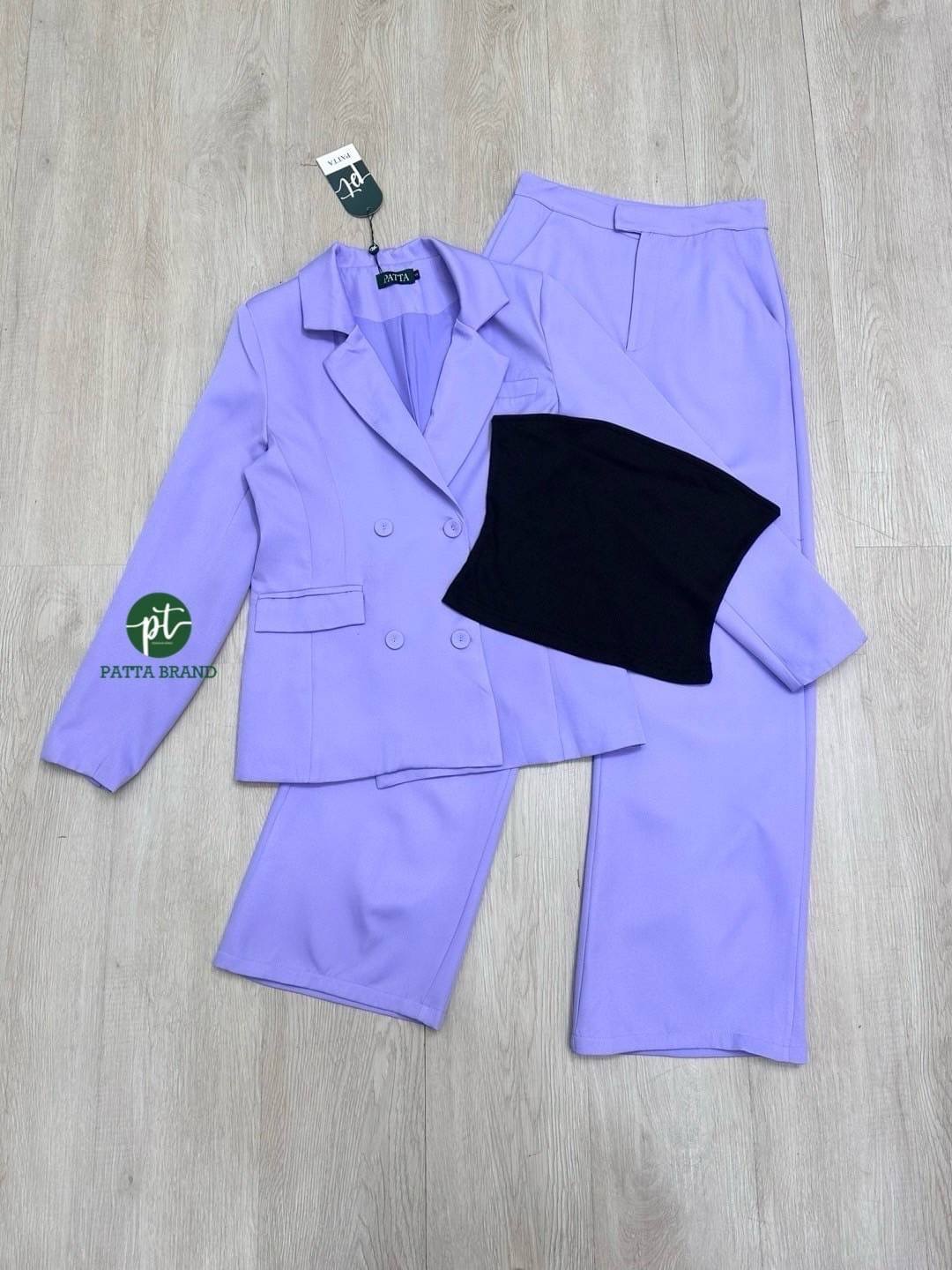 Set สูท3ชิ้นสีม่วงสวยสุด ๆ เสื้อสูทตัวยาวทรงบอย oversize เสื้อยาวคลุมสะโพก มาคู่กับเสื้อตัวในเสื้อเกาะอกผ้าร่องยืดได้ และมาพร้อมกับกางเกงขายาวทรงกระบอก ใส่สบาย : สินค้าคุณภาพ (พร้อมส่ง)