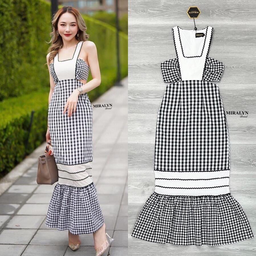 Dress ยาว แขนกุดแต่งเว้าช่วงใต้อก ด้านข้างมีความเซ็กซี่เบาๆ . สินค้าคุณภาพ (พร้อมส่ง)