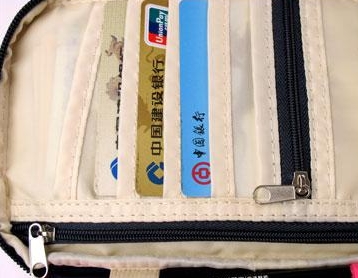 กระเป๋าใส่พาสปอร์ต กระเป๋าใส่หนังสือเดินทาง ใส่เอกสารสำคัญ ช่องเยอะ มีสายคล้องมือ พกพาสะดวก ผลิตจากไนล่อนกันน้ำ คุณภาพดี