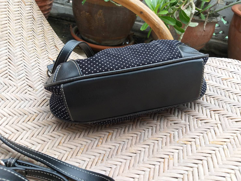 กระเป๋าสะพายสุดน่ารัก HUSHUSH