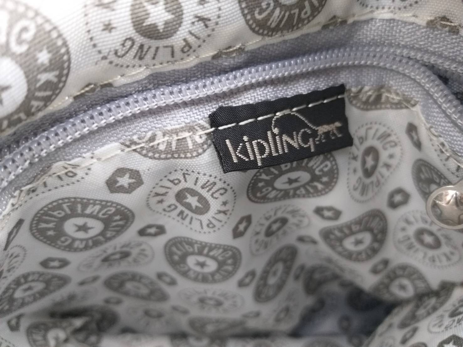 กระเป๋าสะพาย Kipling ของแท้