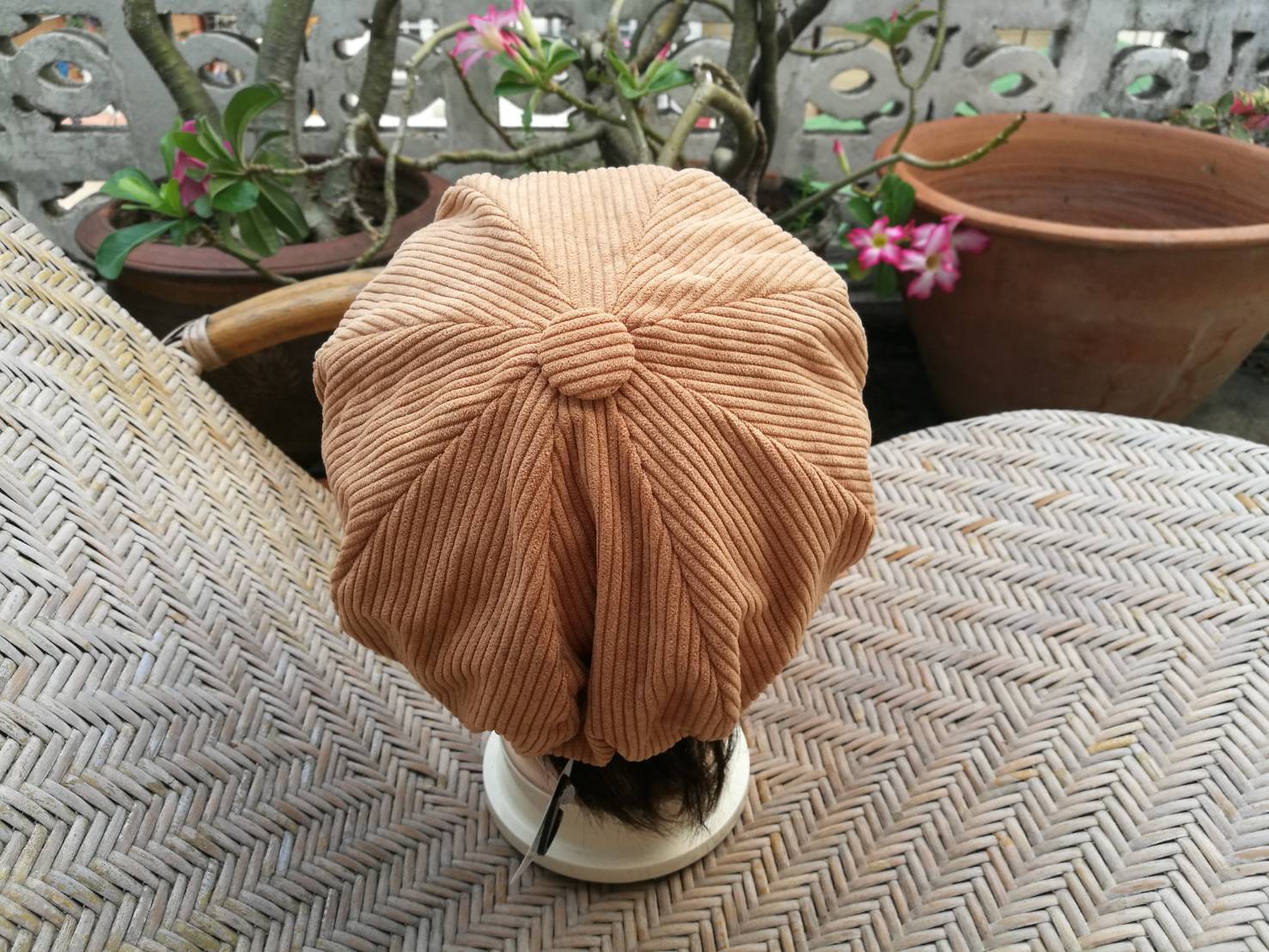 หมวกแก๊ปทรงฟักทอง ผ้าลูกฟูก สวยมาก (ของใหม่)