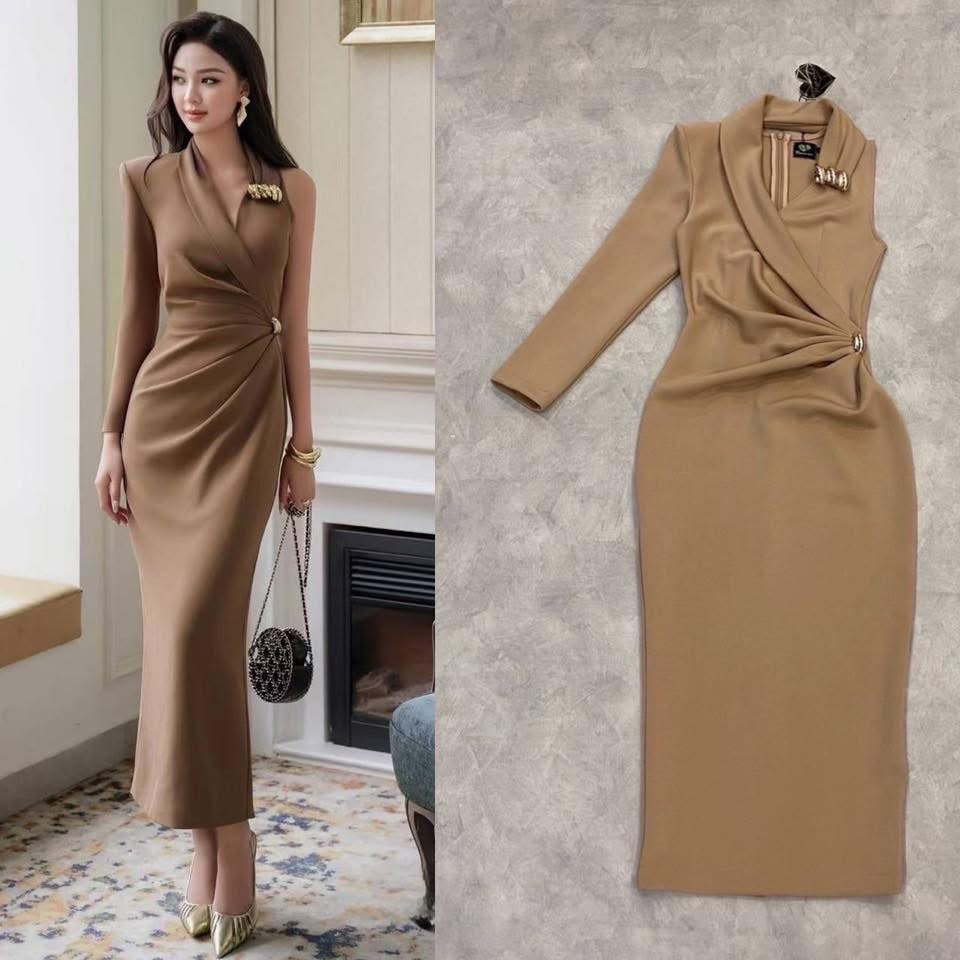 เดรสตัวยาวแต่งแขนยาวข้างนึง มาในโทนน้ำตาลแต่งอะไหล่ทอง สวย หรู ดูแพง ใส่สบาย : สินค้าคุณภาพ (พร้อมส่ง)