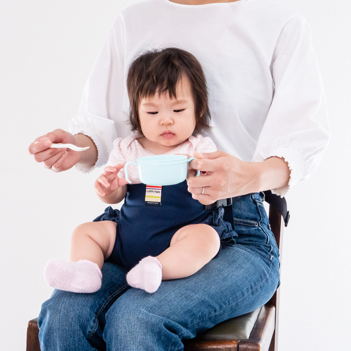 ที่นั่งเด็กผูกติดเก้าอี้ CARRY FREE จากญี่ปุ่น