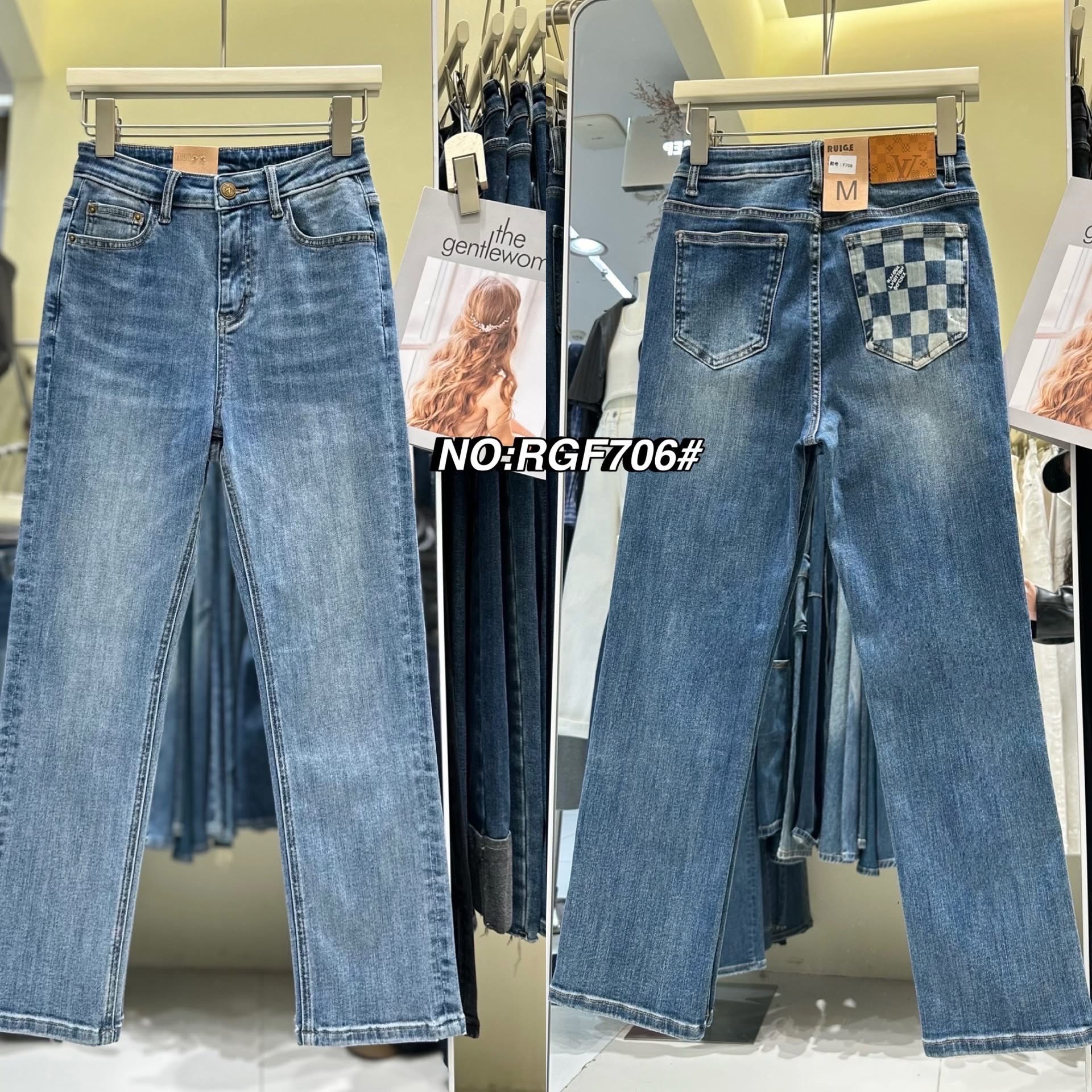 กางเกงยีนส์ขากระบอกเล็ก 8ส่วน สีสวยมาา ทรงเรียบๆ ดีเทลปั๊มโลโก้ตรงกระเป๋าข้างหลัง งานผ้านิ่มมาก ใส่สบายสุดๆ ผ้ายีนส์ยืดหยุ่นได้เยอะค่ะ ใส่ทรงสวยทุกส่วน ใส่สบาย : สินค้าคุณภาพ (พร้อมส่ง)