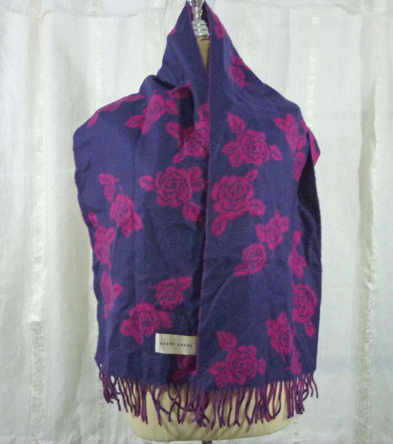 ผ้าพันคออุ่นติดลบ ลายดอกกุหลาบ สีสวย ใช้ได้ 2 หน้า