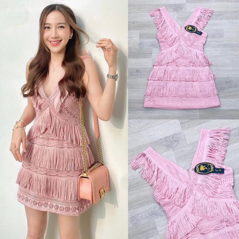 เดรสคอวีหน้า แอบเซ็กซี่เล็กๆ แต่งพู่พริ้วๆทั้งชุด งานสวยมากกกก สินค้าคุณภาพ (พร้อมส่ง)