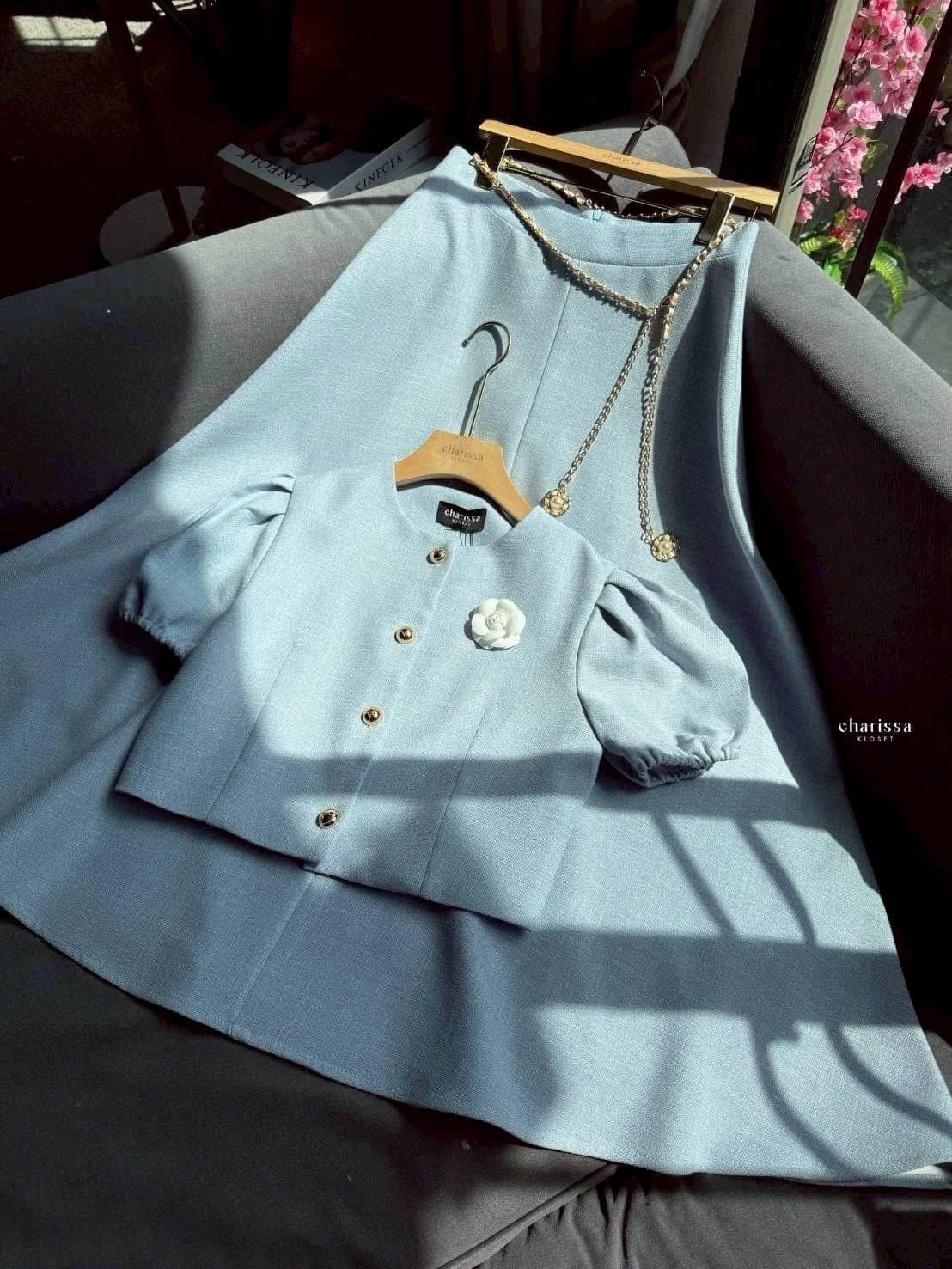 เซ็ทเสื้อแขนตุ้กตาน่ารักมาก แถมฟรีเข็มกลัดดอกไม้และเข็มขัดโซ่ ใส่สบาย : สินค้าคุณภาพ (พร้อมส่ง)