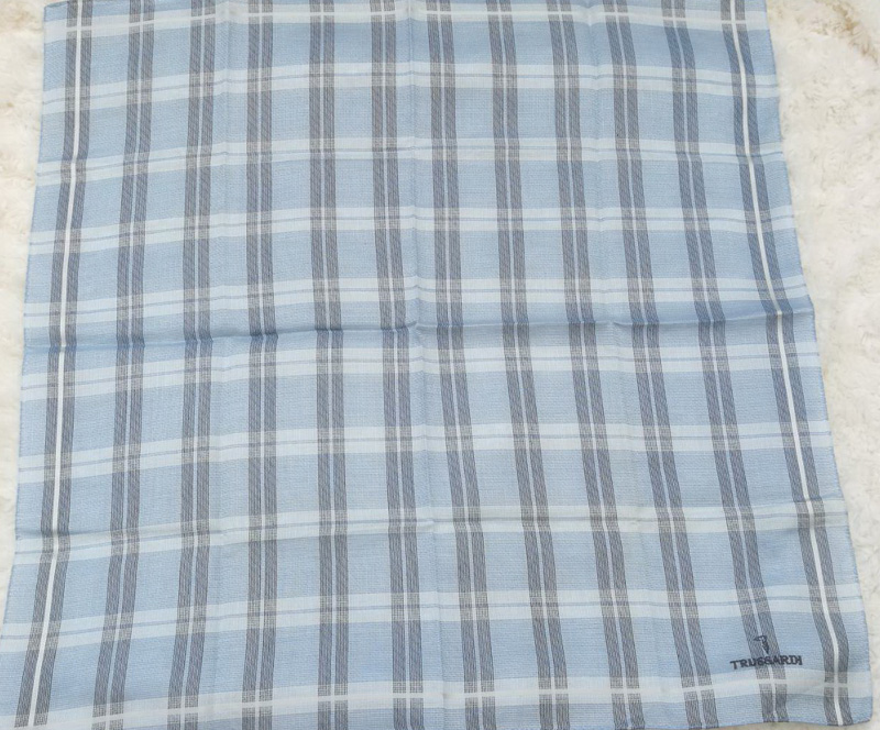 ผ้าเช็ดหน้าชาย แบรนด์เนม TRUSSARDI