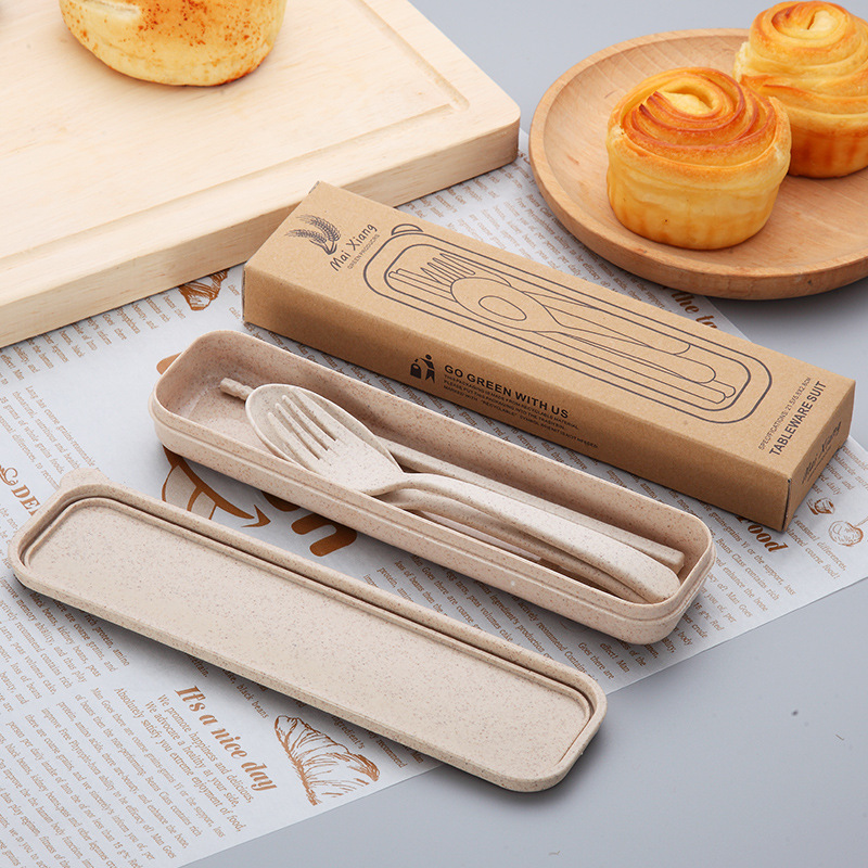 ชุดช้อนส้อมพกพา ชุดช้อนแบบพกพา ช้อนส้อมแคมป์ปิ้ง ในกล่องเก็บ ฟางข้าวสาลี BPA-Free ปลอดสารพิษ ฟรี ตะเกียบ 1 คู่