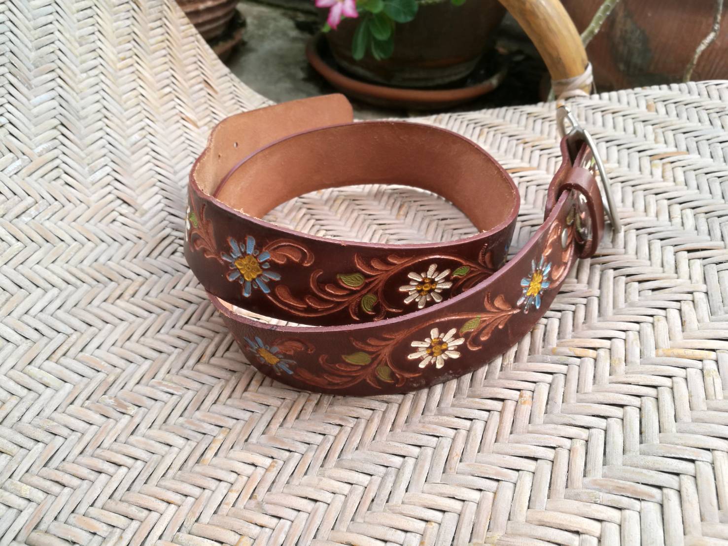 เข็มขัดหนังแท้ ปั๊มลายเถาวัลย์ สวยมาก