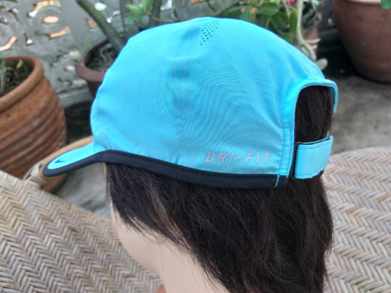 หมวกแก๊ปนักวิ่ง นน.เบา Featherlight DRY-FIT NIKE Cap