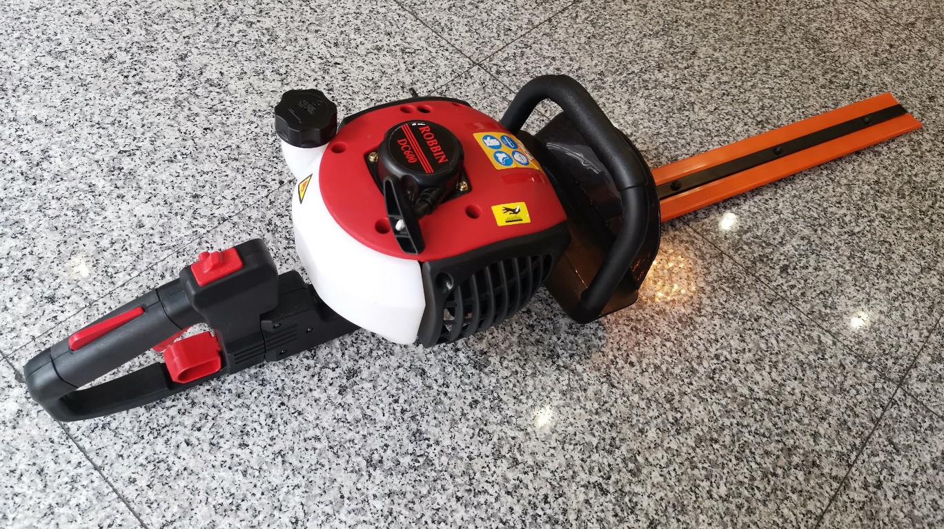 เครื่องแต่งพุ่มแต่งกิ่งไม้ DC 600 เครื่องยนต์ 2 จังหวะ