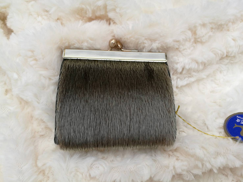 กระเป๋าสตางค์ ใส่เหรียญ ขนแมวน้ำแท้ สวยมาก