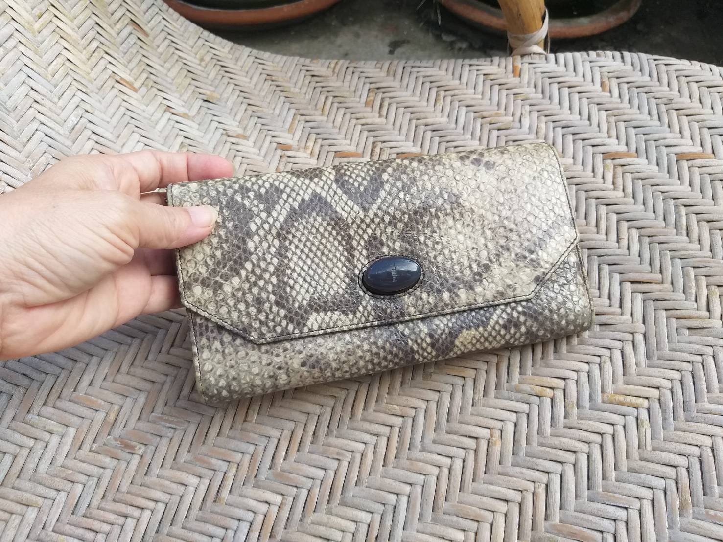 กระเป๋าสตางค์ FURLA หนังงูแท้ ช่องเยอะ พร้อมสายโซ่ หิ้วออกงานได้