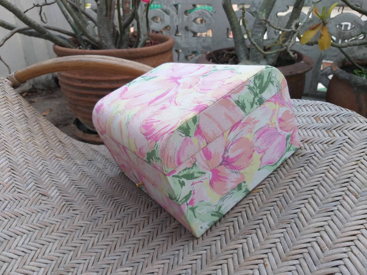 กล่องใส่เครื่องประดับพร้อมกระจก กล่องใหญ่สวยมาก (ของใหม่)