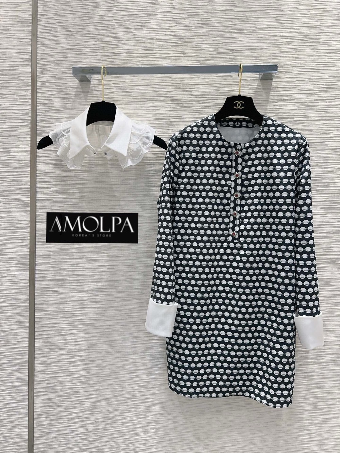 DRESS CHANEL 2024SS ใหม่ล่าสุด งาน Hiend งานอย่างสวย ผ้าดีสุดๆ ใส่สวย ไฮโซ ใส่สบายมาก : สินค้าคุณภาพ (พร้อมส่ง)