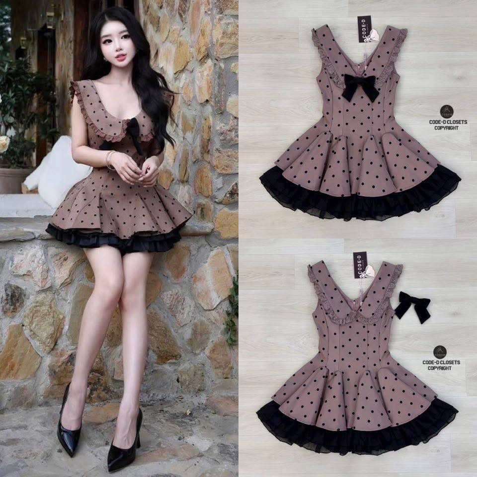 มินิเดรสแขนกุดสีน้ำตาลกะปิลายจุด ดีเทลคอปก แต่งระบายลูกไม้ตามขอบ ช่วงอกเสริมฟองน้ำ ตัวกระโปรงแต่งจับจีบ ใส่สบาย : สินค้าคุณภาพ (พร้อมส่ง)