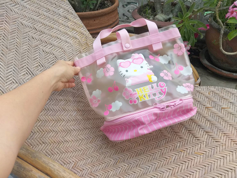 กระเป๋าพลาสติกกันน้ำ 2 ชั้น Hello Kitty ลิขสิทธิ์แท้