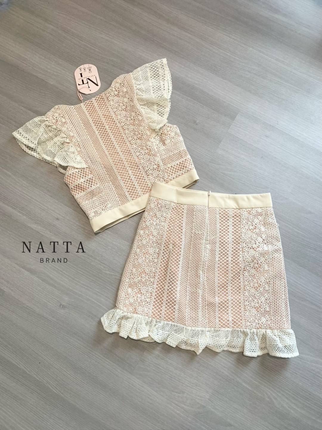 ชุด Set ผ้าลูกไม้อย่างดี เสื้อแต่ง ดีเทลแขน เพิ่มความน่ารักด้วย กระดุมหัวใจ มาพร้อมกระโปรง งานผ้าลูกไม้ สินค้าคุณภาพ (พร้อมส่ง)