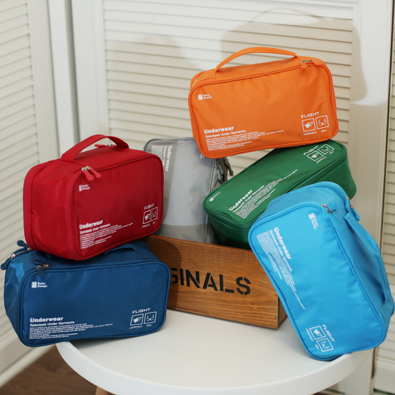 กระเป๋าใส่ชุดชั้นใน กางเกงชั้นใน มีช่องแบ่งเก็บที่ใส่แล้ว ผลิตจากไนล่อนเนื้อดีกันน้ำ มีให้เลือก 6 สี