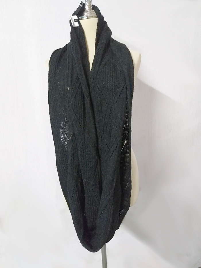 ผ้าพันคอโดนัท C DE C COUP DE CHANCE ไหมพรมถักลายสวย