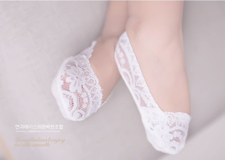 รองเท้าผ้าลูกไม้เด็กอ่อนสไตล์ยุโรป ผ้านิ่มใส่สบาย วัย 3-12 เดือน