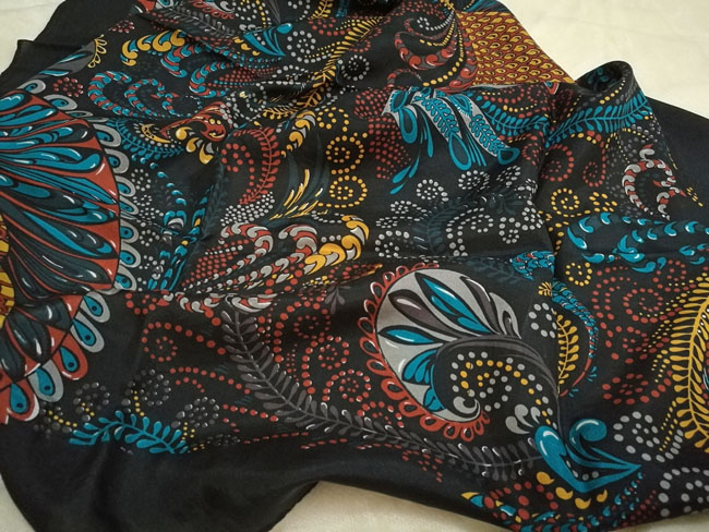 ผ้า silk เนื้อนุ่มลายสวยมาก ผืนใหญ่