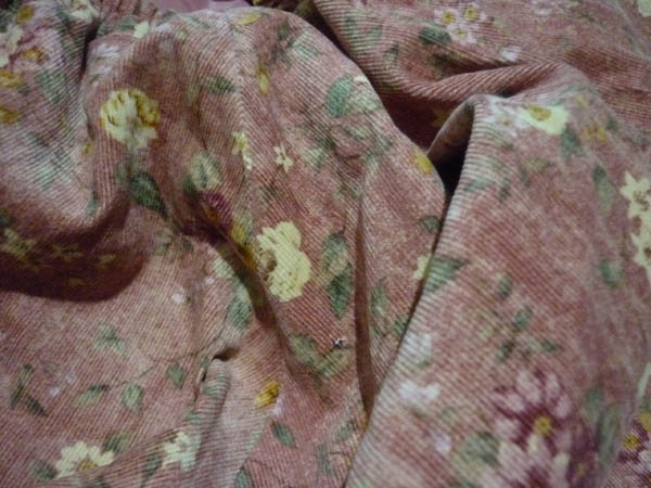 กระโปรงลูกฟูกลายดอกไม้ น่ารักมากๆ จากญี่ปุ่น ไซด์ S-M