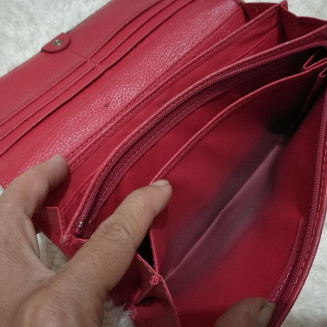 กระเป๋าสตางค์หนังแท้ ช่องเยอะมาก คนสมบัติเยอะคู่ควรค่ะ