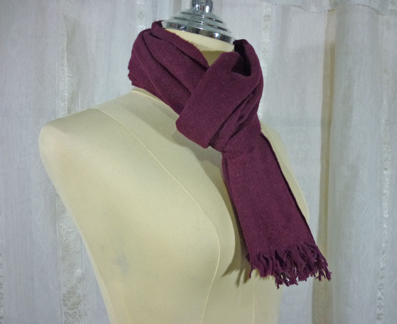 ผ้าพันคอสีแดงเลือดหมู intermezzo 100wool