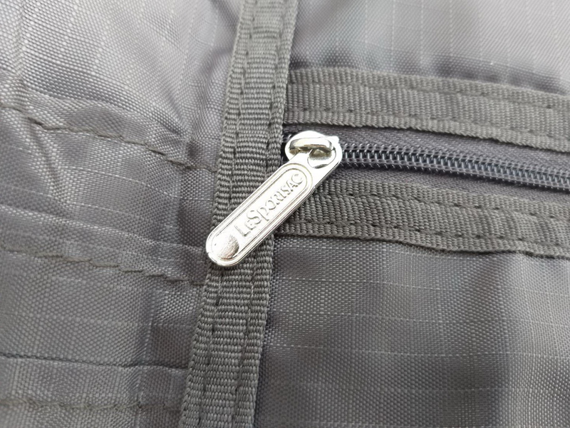 กระเป๋าสตางค์ห้อยคอได้ LESPORTSAC /ของใหม่/