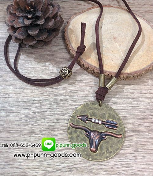 สร้อยหนังนิ่ม จี้วัว Taurus ประดับ Rhinestone