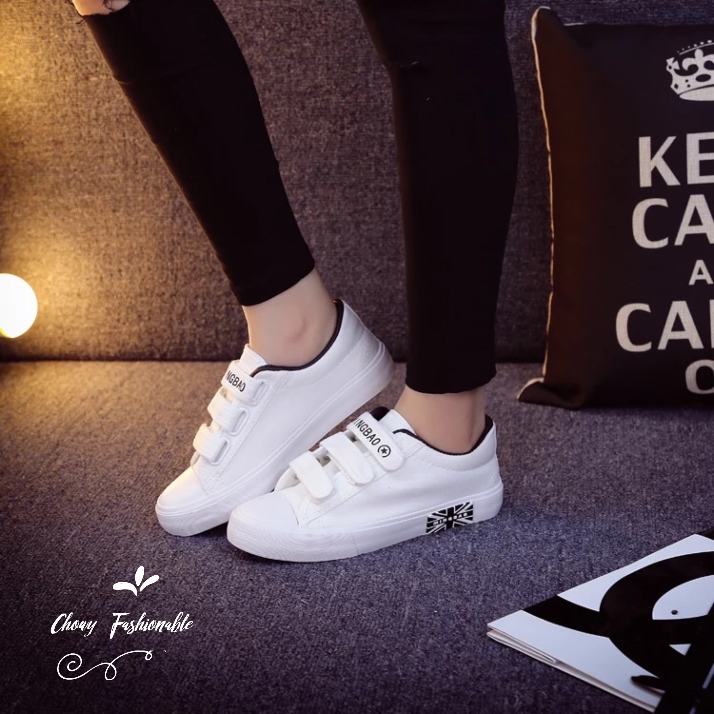 รองเท้าผ้าใบผู้หญิงไซส์ 43 EU ไร้เชือก แบบเทปติด สีขาว KR0509WH