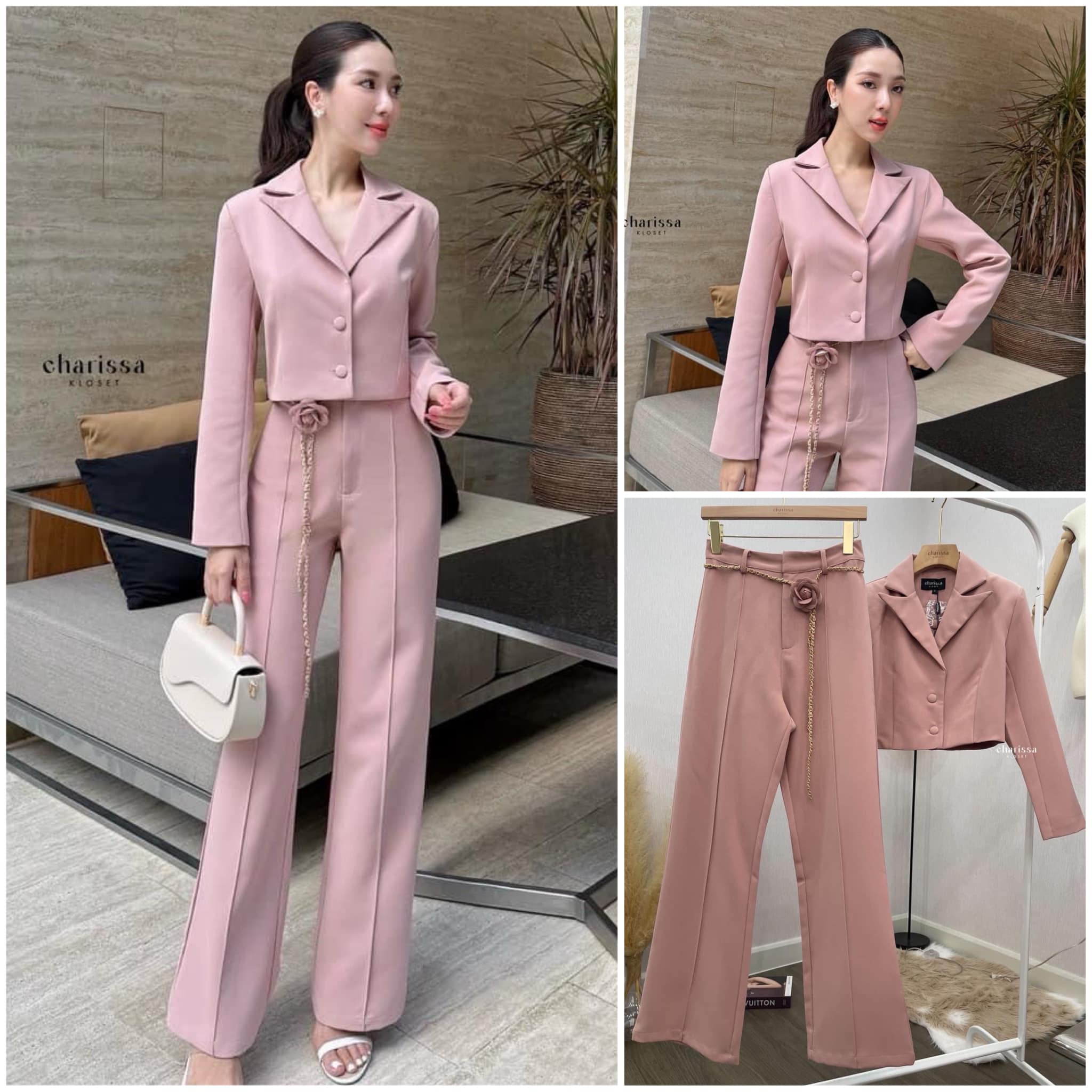 เซ็ทสูท Crop มาพร้อมกับเข็มขัดโซ่และดอกไม้ น่ารักมาก ใส่สบาย : สินค้าคุณภาพ (พร้อมส่ง)