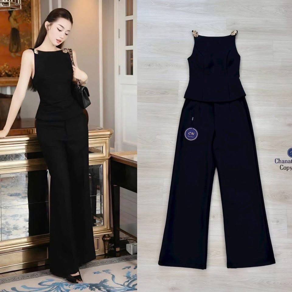 Set 2 ชิ้น เสื้อสายเดี่ยวสีครีม ช่วงสายด้านหน้าแต่งอะไหล่ดอกไม้สีทอง อกเสริมฟองน้ำ ดีเทลแต่งเว้าหลังบน ซิปหลังมีชับในตัว แมทซ์กับกางเกงขายา ใส่สบาย : สินค้าคุณภาพ (พร้อมส่ง)