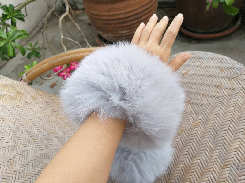 เฟอร์แต่งข้อมือโค้ท สุดอลัง Fur Fox แท้ (ของใหม่)