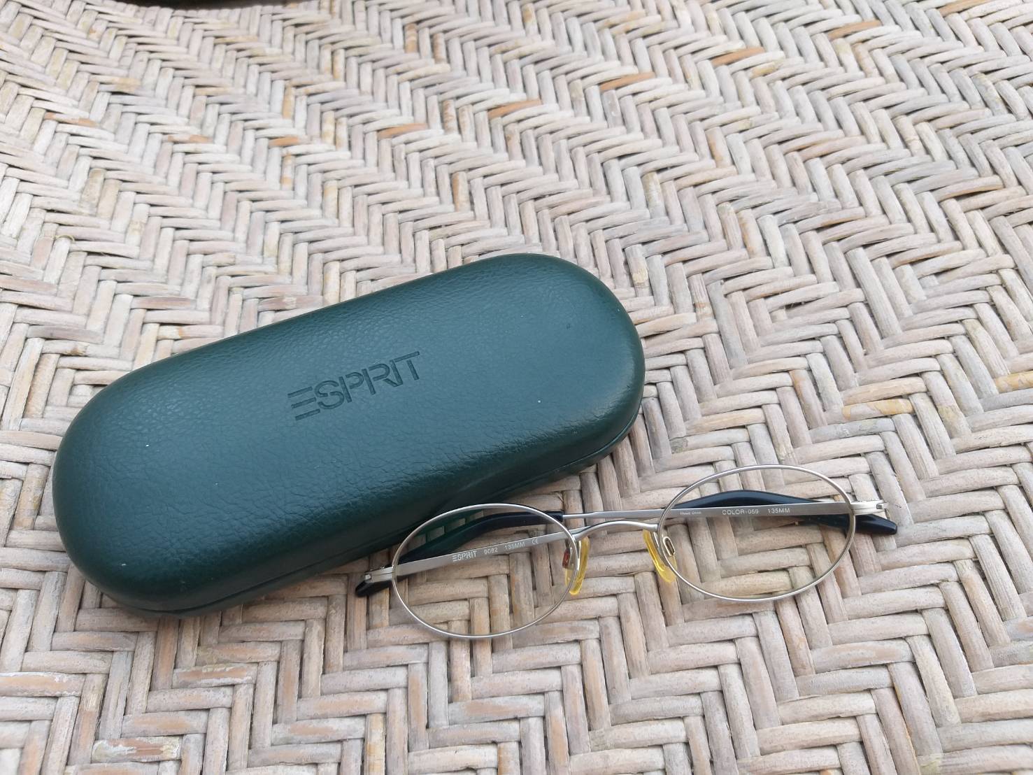 แว่นตา ESPRIT ทรงรี น่ารักมาก เอาไปเปลี่ยนเลนส์ได้