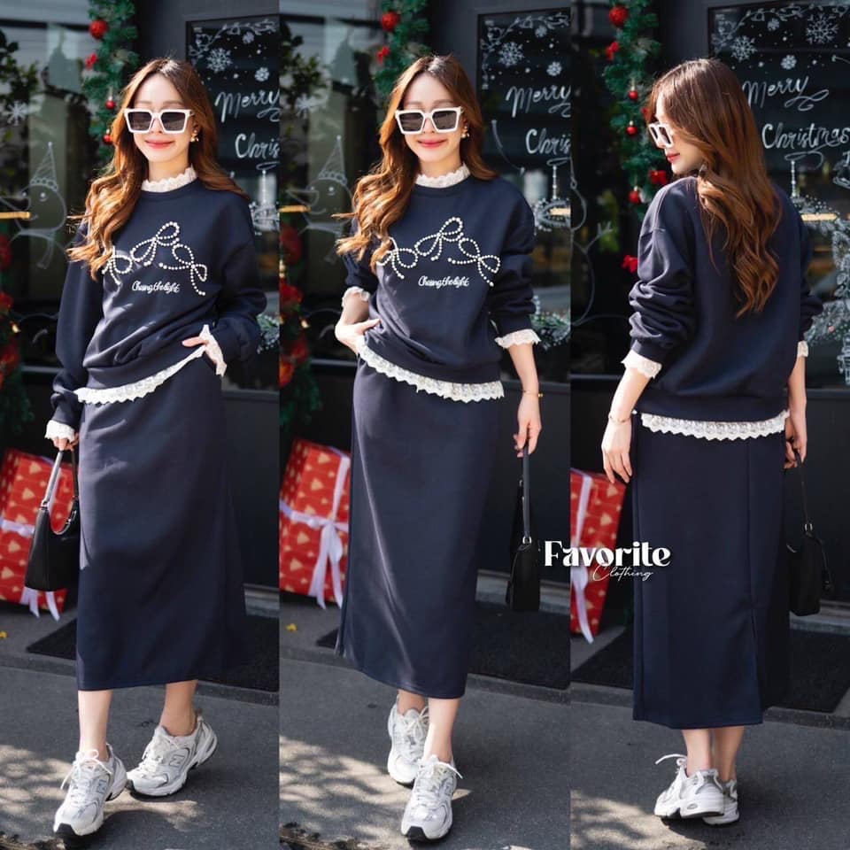 Set เสื้อผ้ายืดแขนยาวคอกลม ดีเทลแต่งลูกไม้ แต่งมุกตอกหมุดด้านหน้า มาพร้อมกระโปรงเข้าชุด เอวสม็อค งานมีกระเป๋าข้าง ใส่สบาย : สินค้าคุณภาพ (พร้อมส่ง)