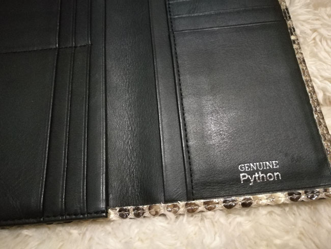 กระเป๋าสตางค์ Genuine Python หลามหนัง หนังแท้ทั้งใบ