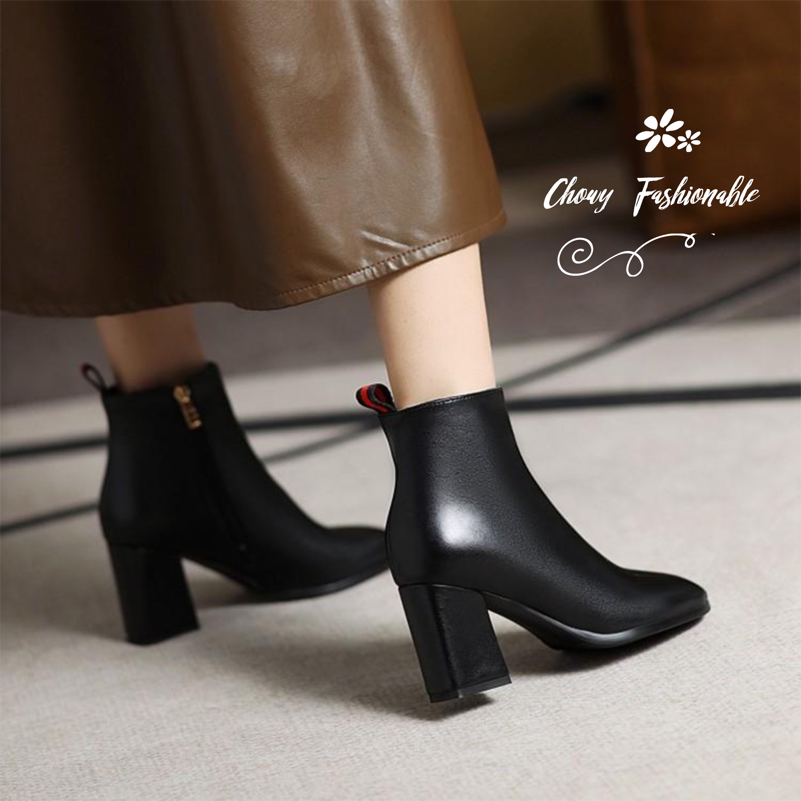 รองเท้าบูทไซส์ใหญ่ 38-46 บู้ทไซส์ใหญ่ บูทส้นสูง บูทหุ้นข้อ บูทสั้นไซส์ใหญ่ Black / White Boot High Heel KR1119