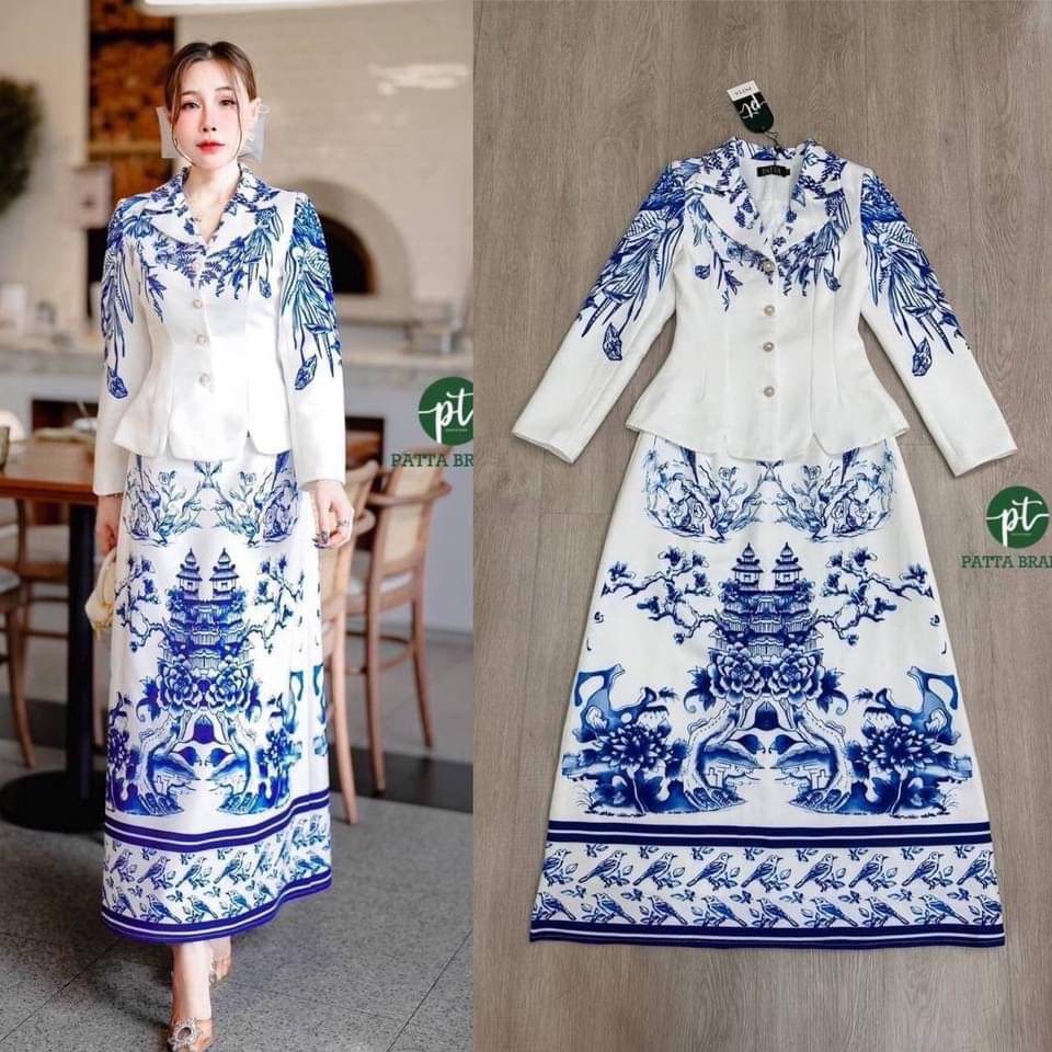 Set 2 ชิ้น สีขาว เสื้อคอปกแขนยาว แต่งกระดุมมึกด้านหน้าใช้งานได้จริง ชายเสื้อตัด ขอบโค้ง มาพร้อมกับ กระโปรงยาวสีขาวพิมพ์ ใส่สบาย สินค้าคุณภาพ (พร้อมส่ง)