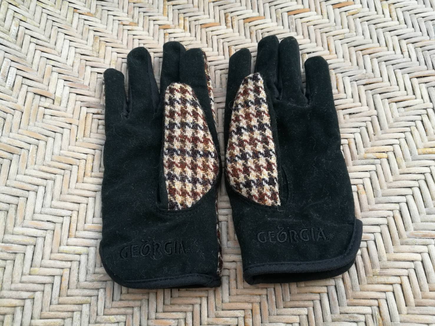 ถุงมือขนสัตว์ HARRIS TWEED (ของใหม่)