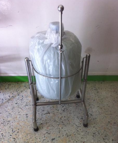 ที่โยกถังน้ำ 20 ลิตรใช้ได้ทั้งถังแบบใสและแบบขุ่น ชิ้นงานทำด้วยสแตนเลส