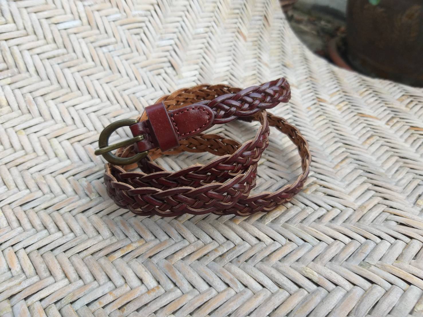 เข็มขัดหนังแท้ หนังสานลายสวย น่ารักมาก