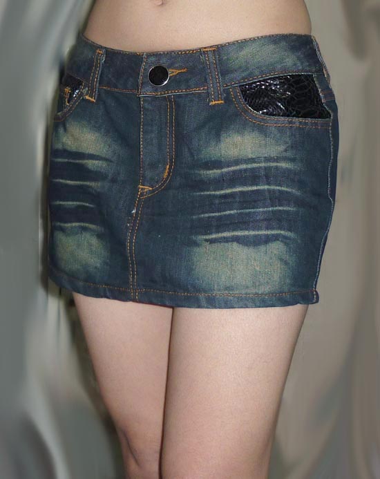 กระโปรงยีนส์ดีไซน์สุดเก๋ สั้นจิ๊ๆ 30.5-35-9.5