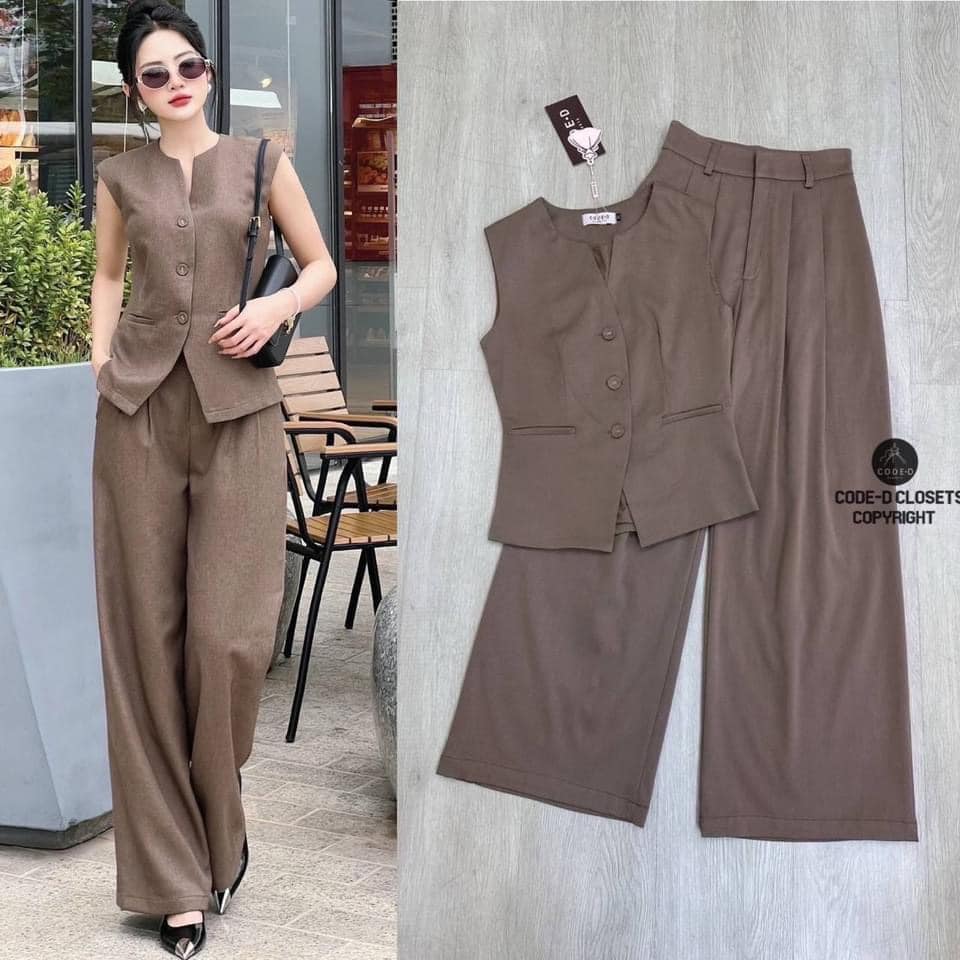 Set 2 ชิ้น ตัวเสื้อคอกชมแขนล้ำ ช่วงอกแหวกเล็กน้อย มีกระดุมหน้าใช้งานได้จริง ชายเสื้อแต่งกระเป๋าหลอกเก๋ๆ มาพร้อมกับกางเกงขายาวทรงกระบอกใหญ่สีเดียวกัน ใส่สบาย สินค้าคุณภาพ (พร้อมส่ง)