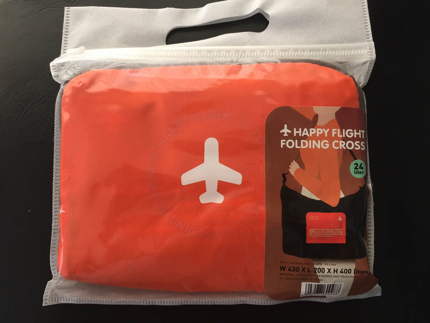 DINIWELL กระเป๋าเดินทางพับเก็บได้ สะพายพาดลำตัวได้ ปรับสายสะพายได้ เสียบที่จับของกระเป๋าเดินทางได้ ผลิตจากโพลีเอสเตอร์กันน้ำ มีซิปรูดตอนพับเก็บ